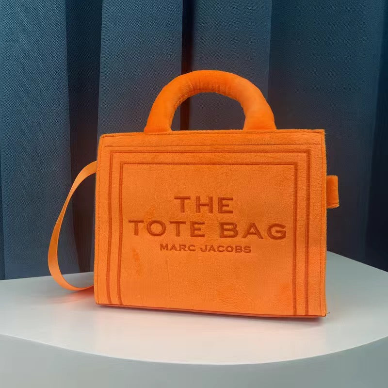 THE TOTE BAG BY MARC JACOBS