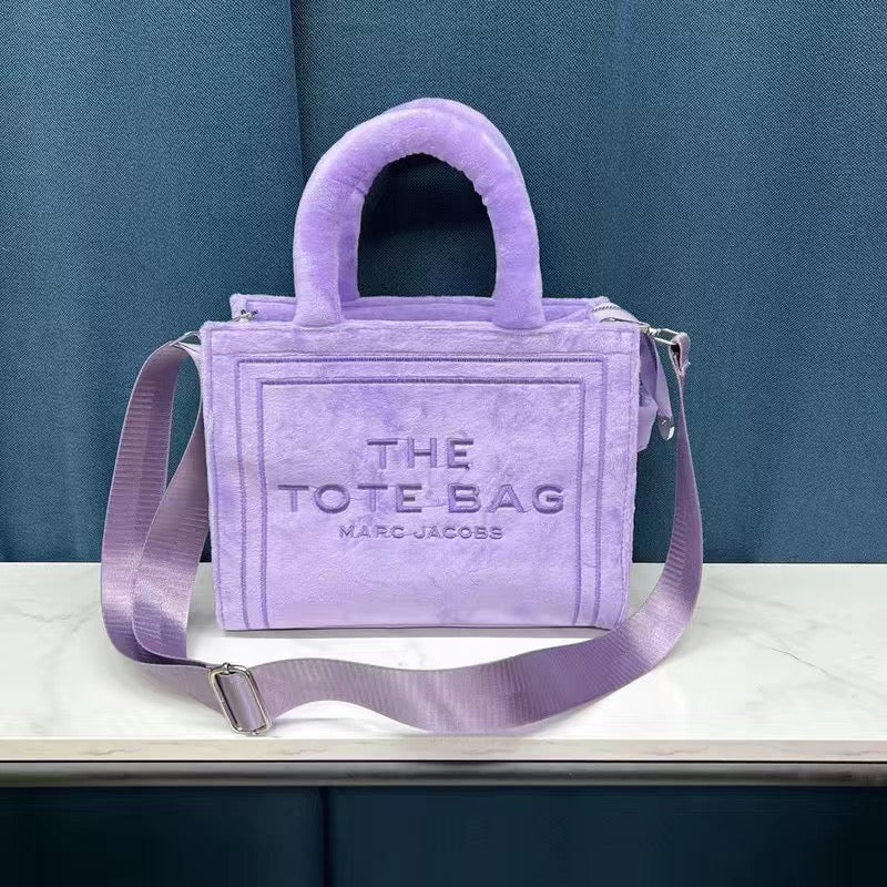 THE TOTE BAG BY MARC JACOBS