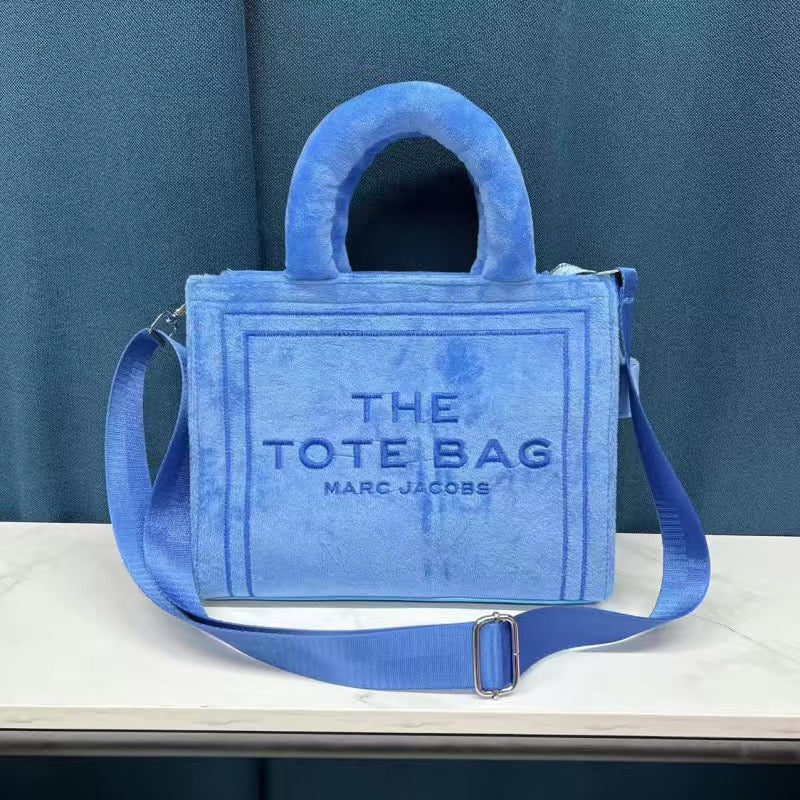 THE TOTE BAG BY MARC JACOBS