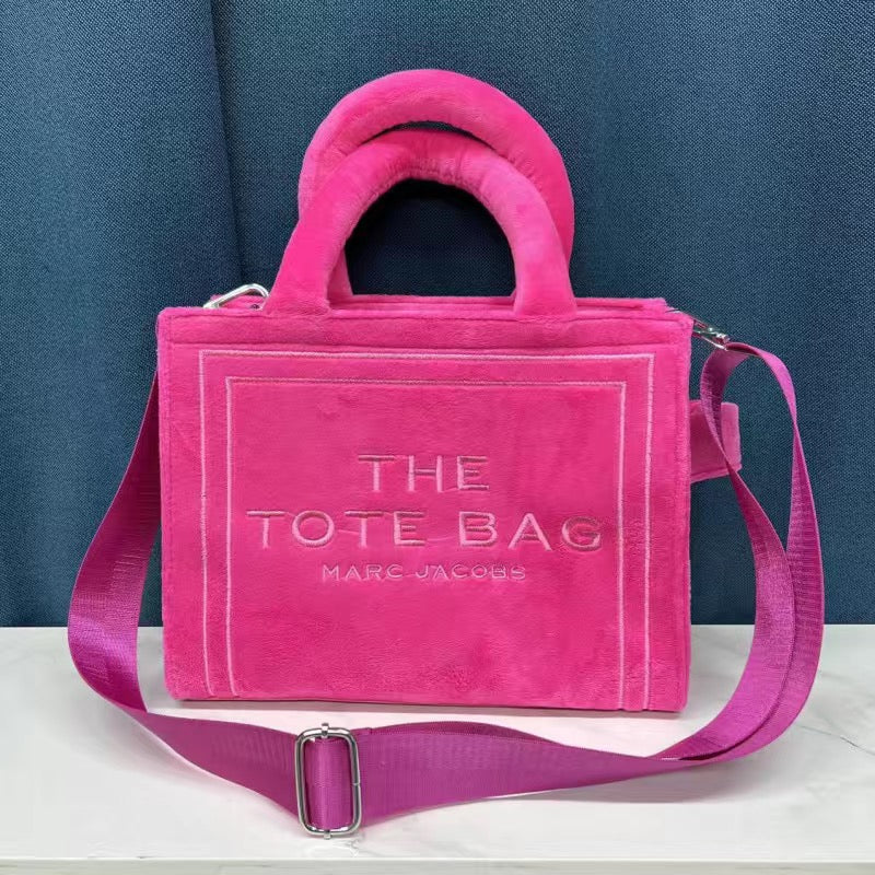 THE TOTE BAG BY MARC JACOBS